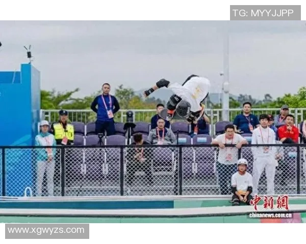 深圳滑板队的默契之道：揭秘滑板巨献背后的团队配合与精神